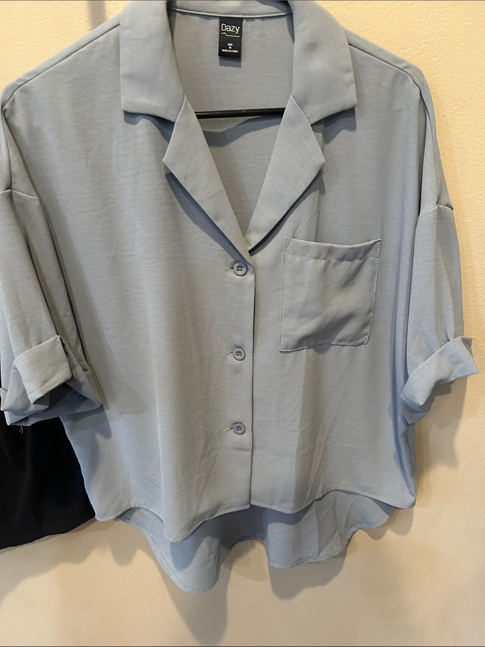2 button down blouses - Picture 2 of 9